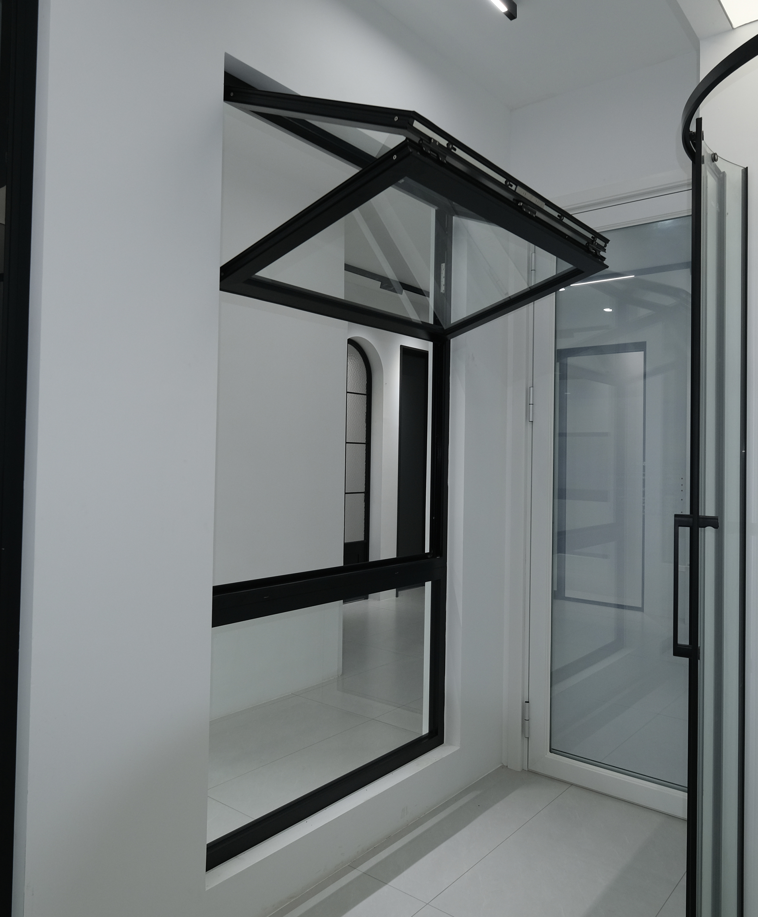 70B Series Vertical Folding Window