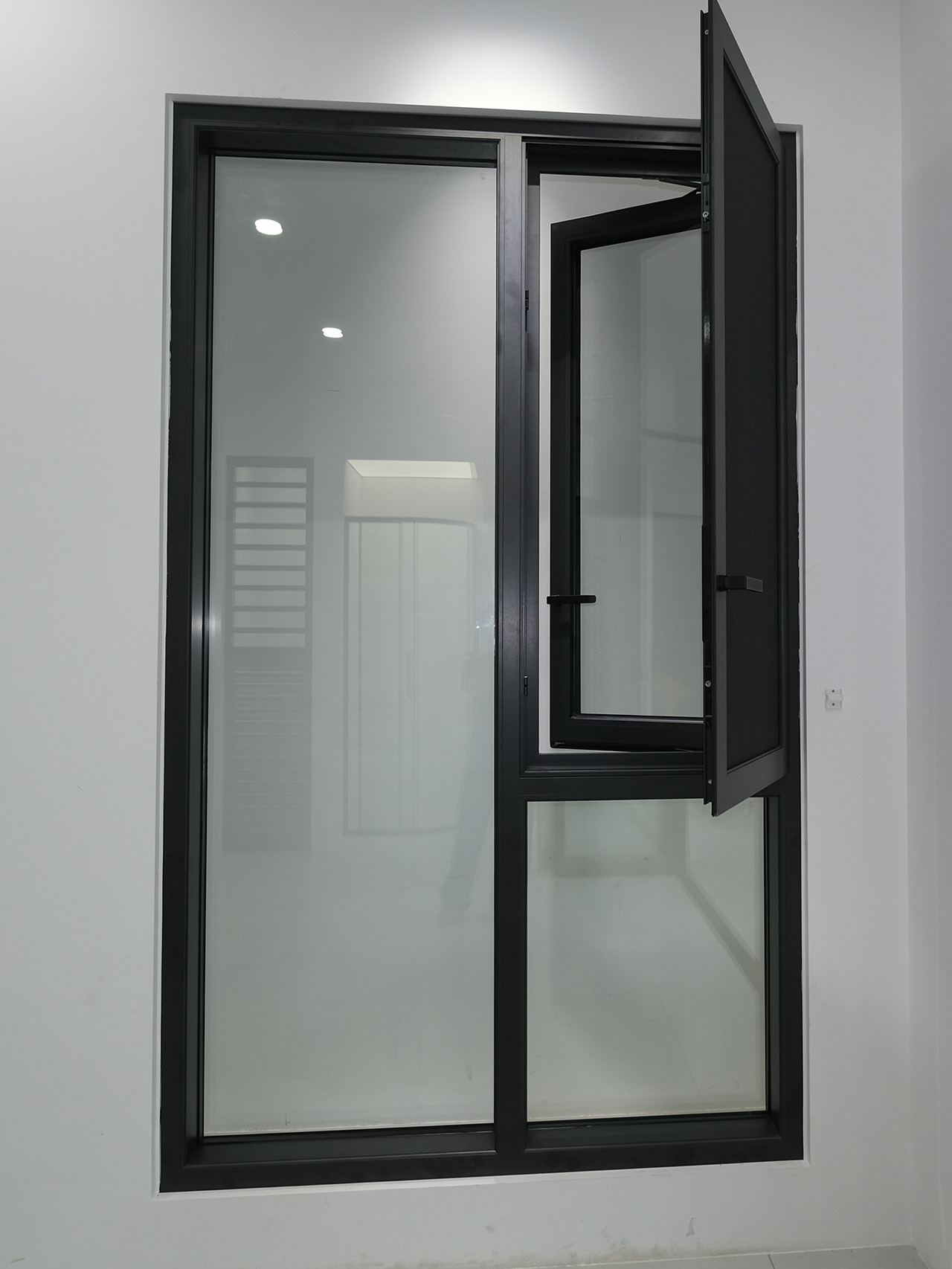 Slim Frame Thermal Break Outward Opening Window