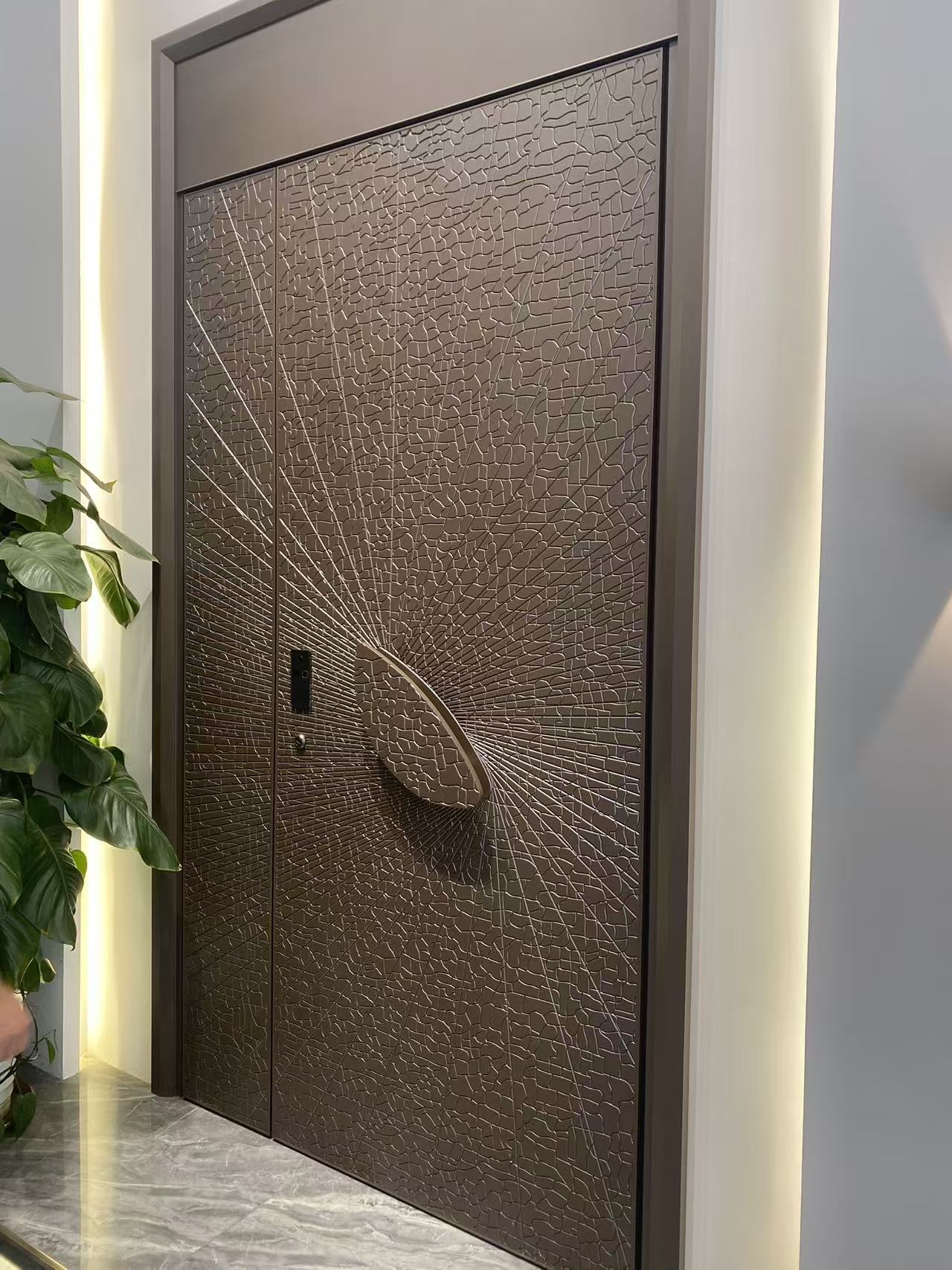 150 Series Ultra-Narrow Heavy-Duty Aluminum Entrance Door