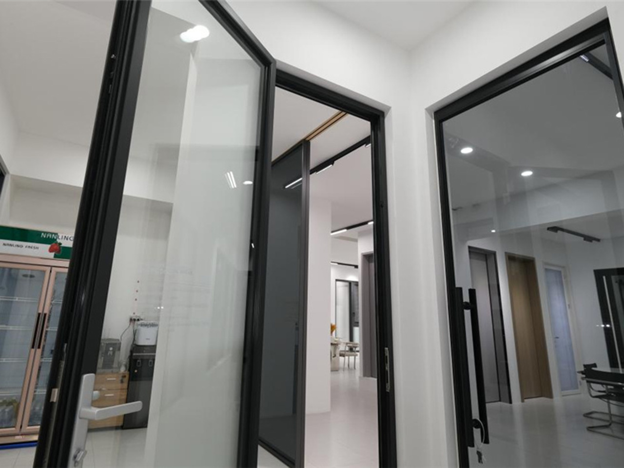 Heavy duty multi-point lock hardware on casement door